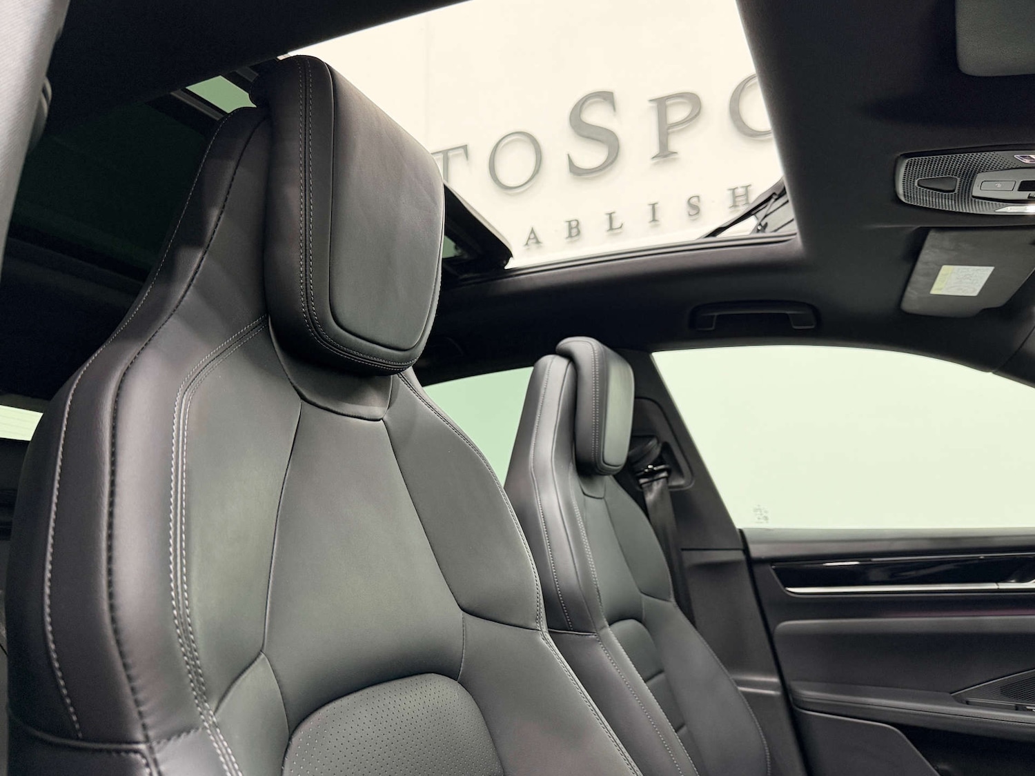 Used Porsche Macan 2024 for sale - 77833884: Photo 46