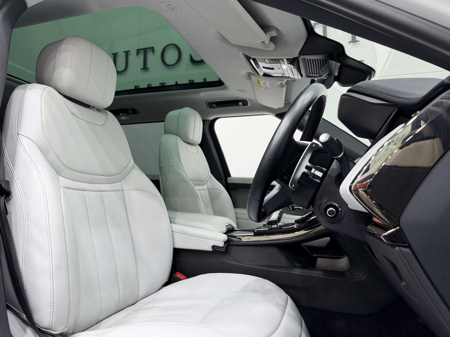 Used Land Rover Range Rover Sport 2023 for sale - 76422518: Photo 2