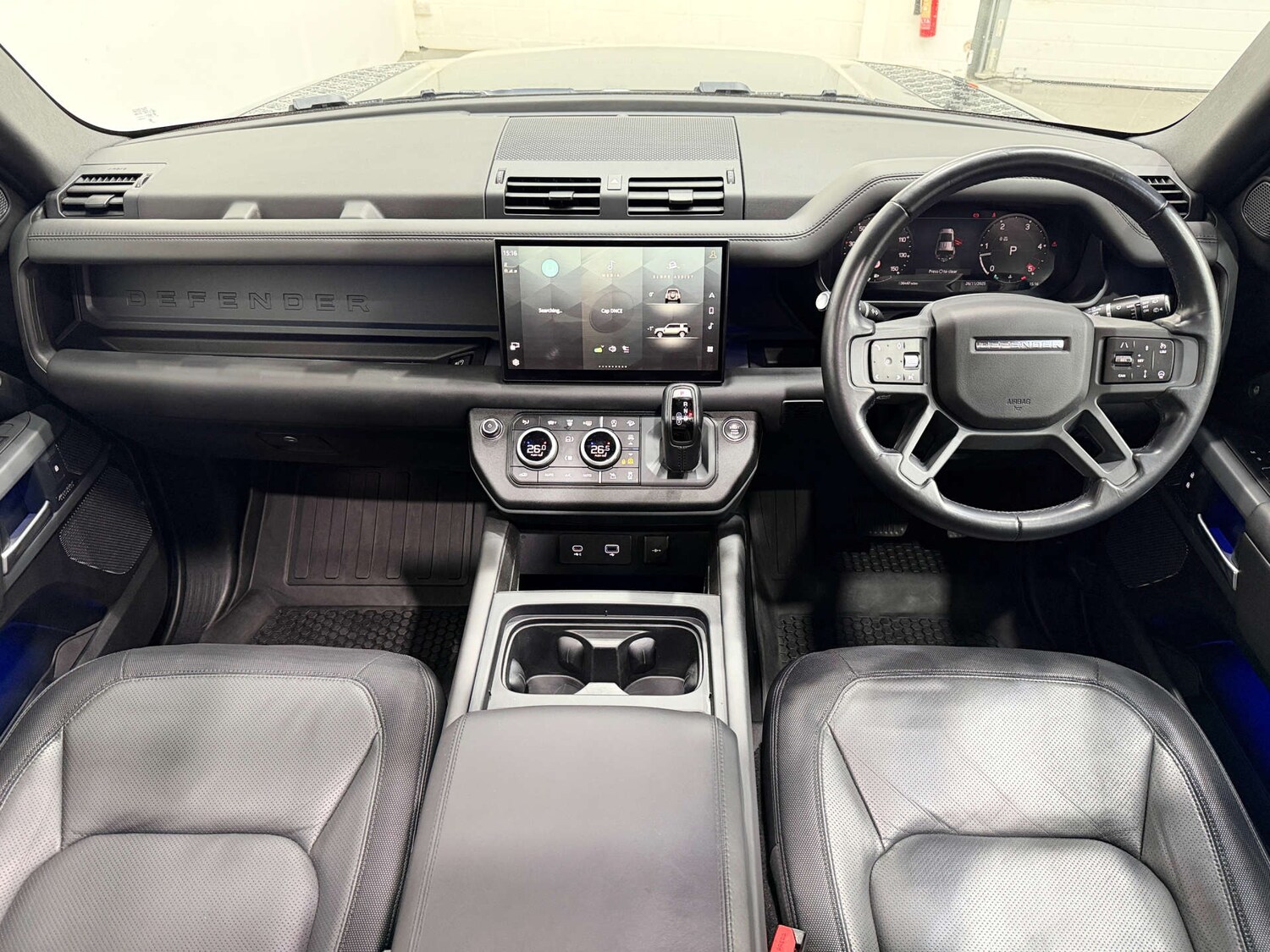 Used Land Rover Defender 2023 for sale - 76642920: Photo 22