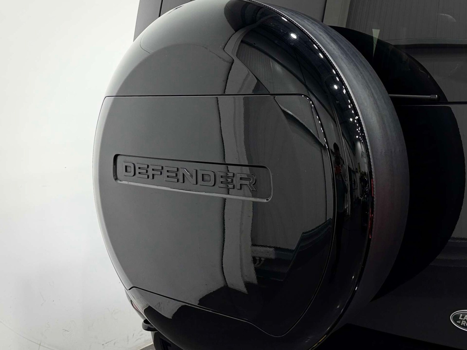 Used Land Rover Defender 2023 for sale - 76642920: Photo 29