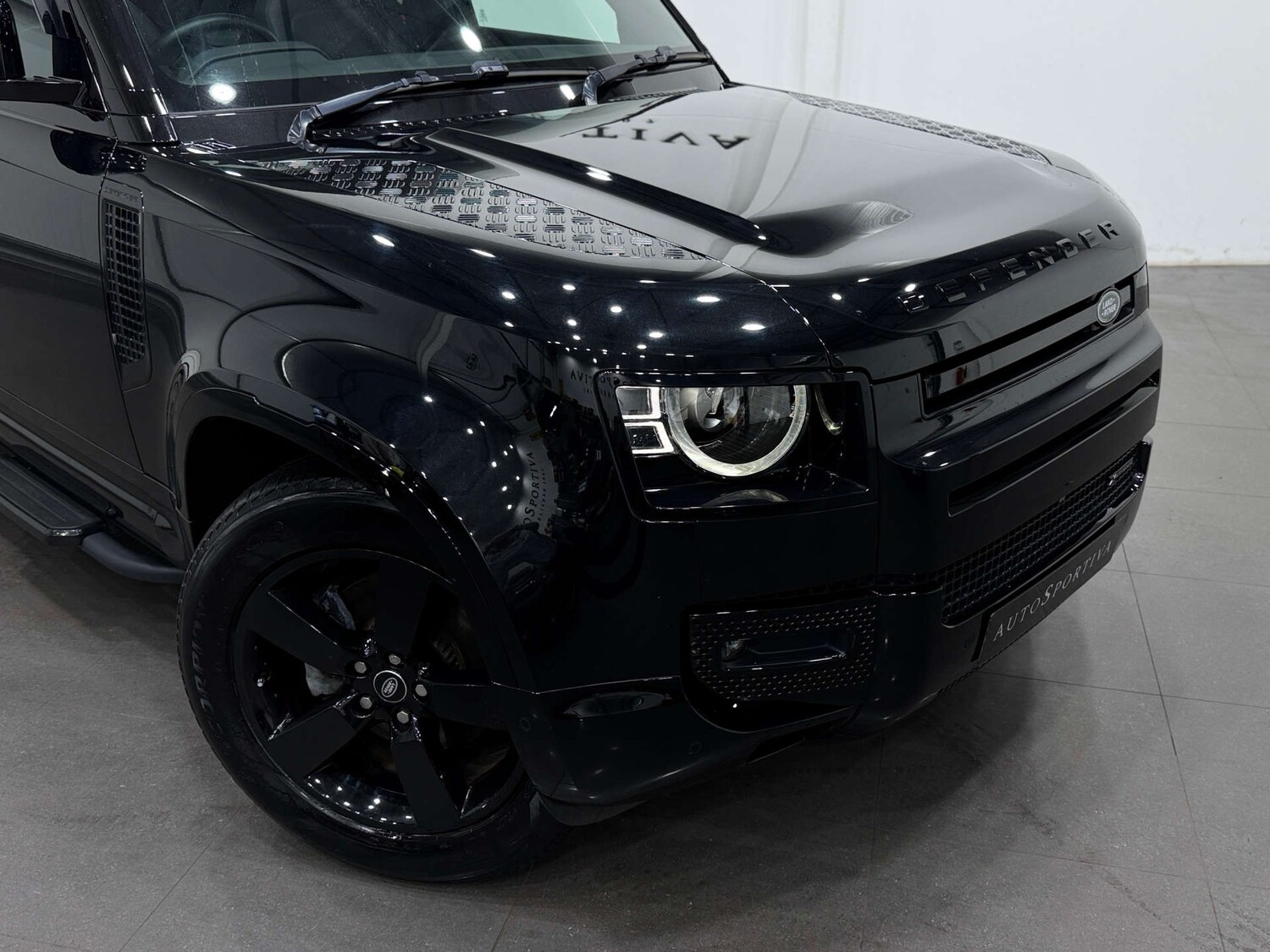 Used Land Rover Defender 2023 for sale - 76642920: Photo 35