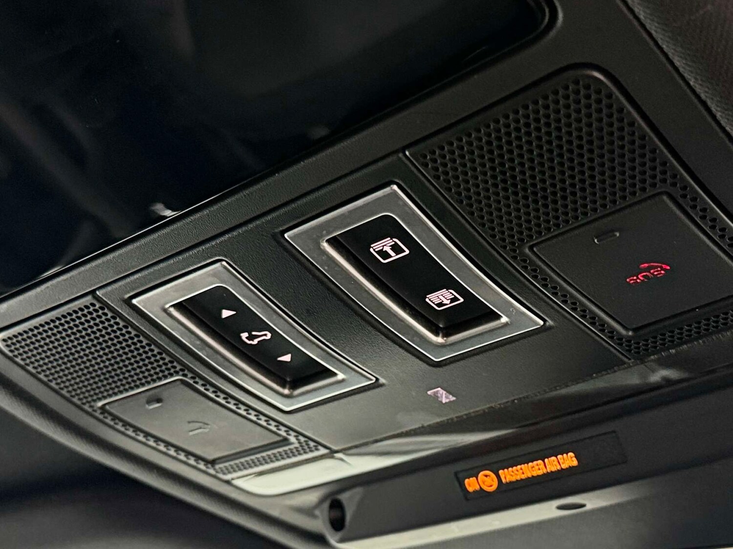 Used Land Rover Defender 2023 for sale - 76642920: Photo 43