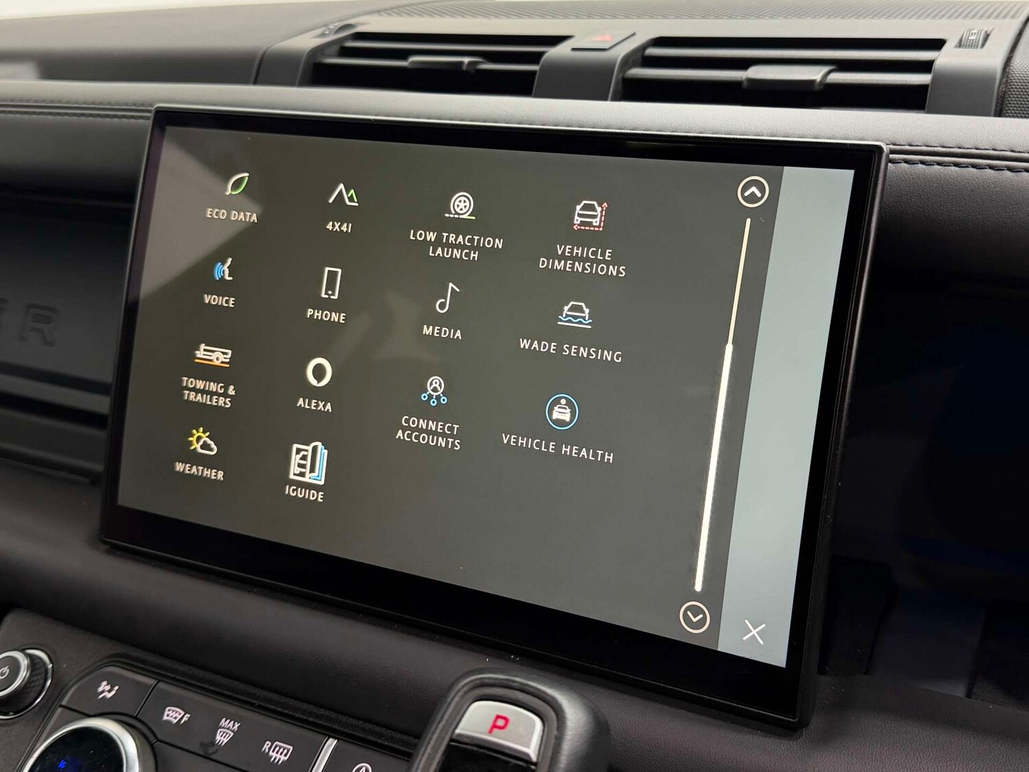 Used Land Rover Defender 2023 for sale - 76642920: Photo 51