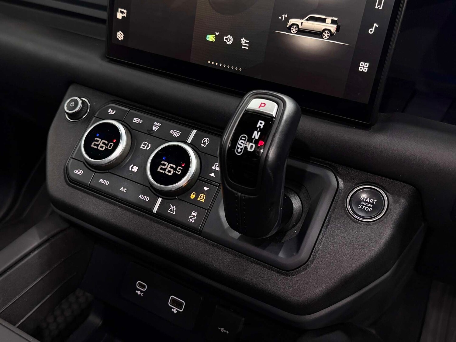 Used Land Rover Defender 2023 for sale - 76642920: Photo 55