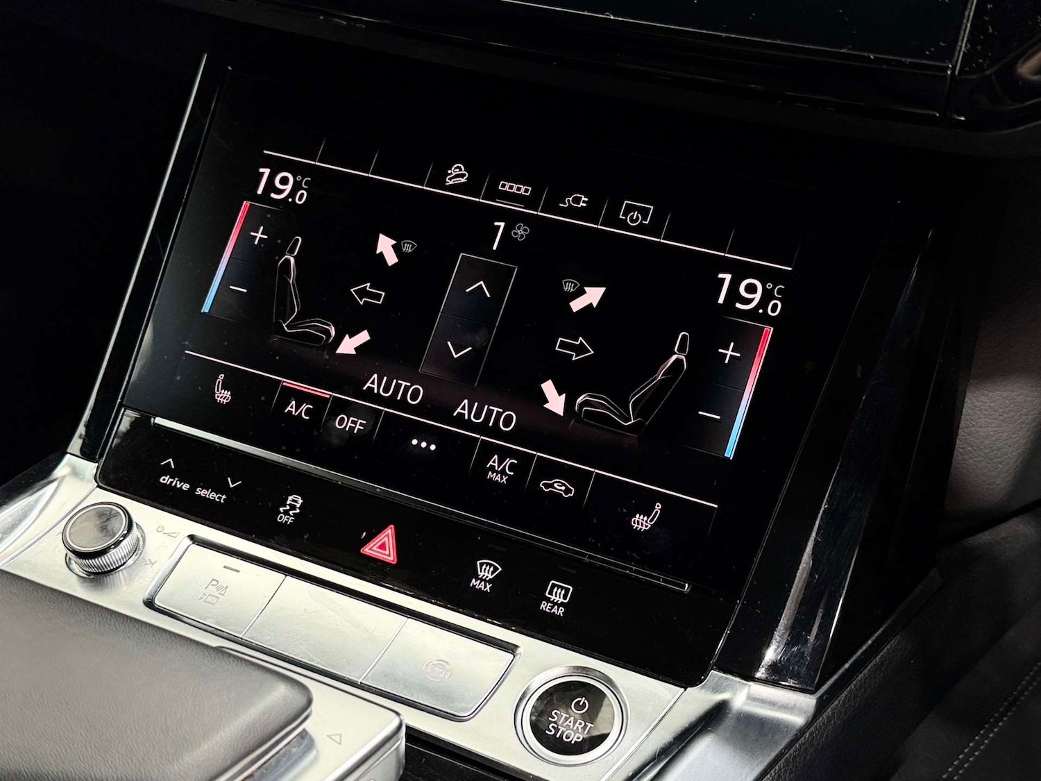 Used Audi Q8 2024 for sale - 77833948: Photo 47