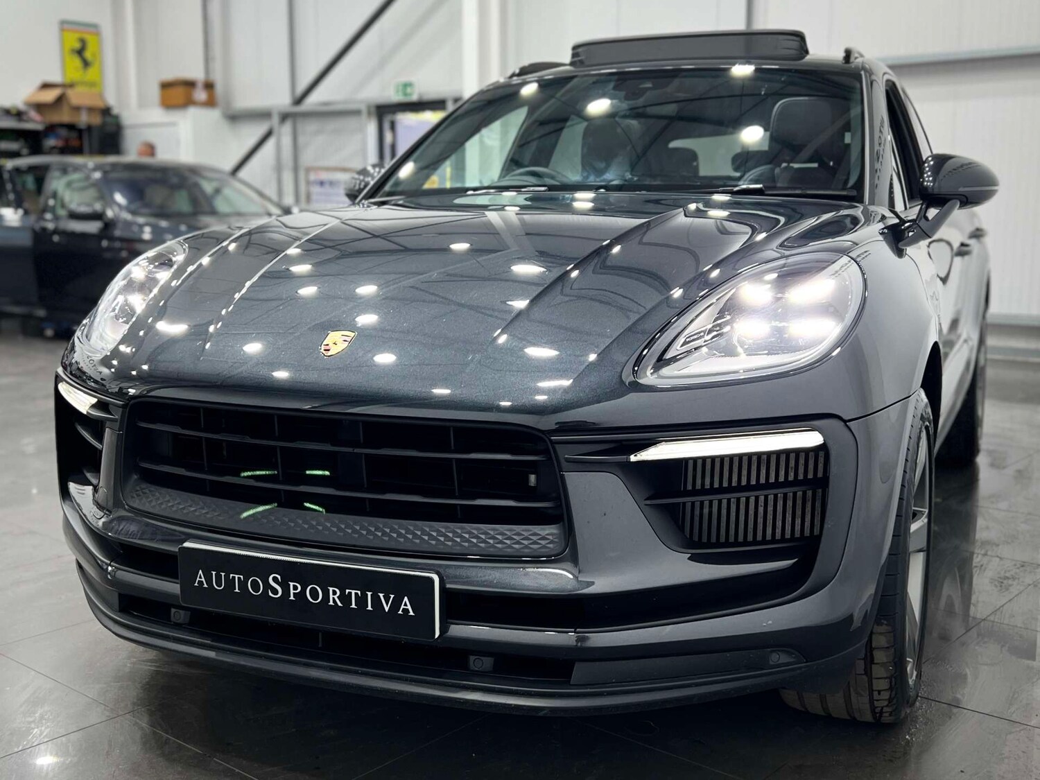 Used Porsche Macan 2024 for sale - 76275299: Photo 11