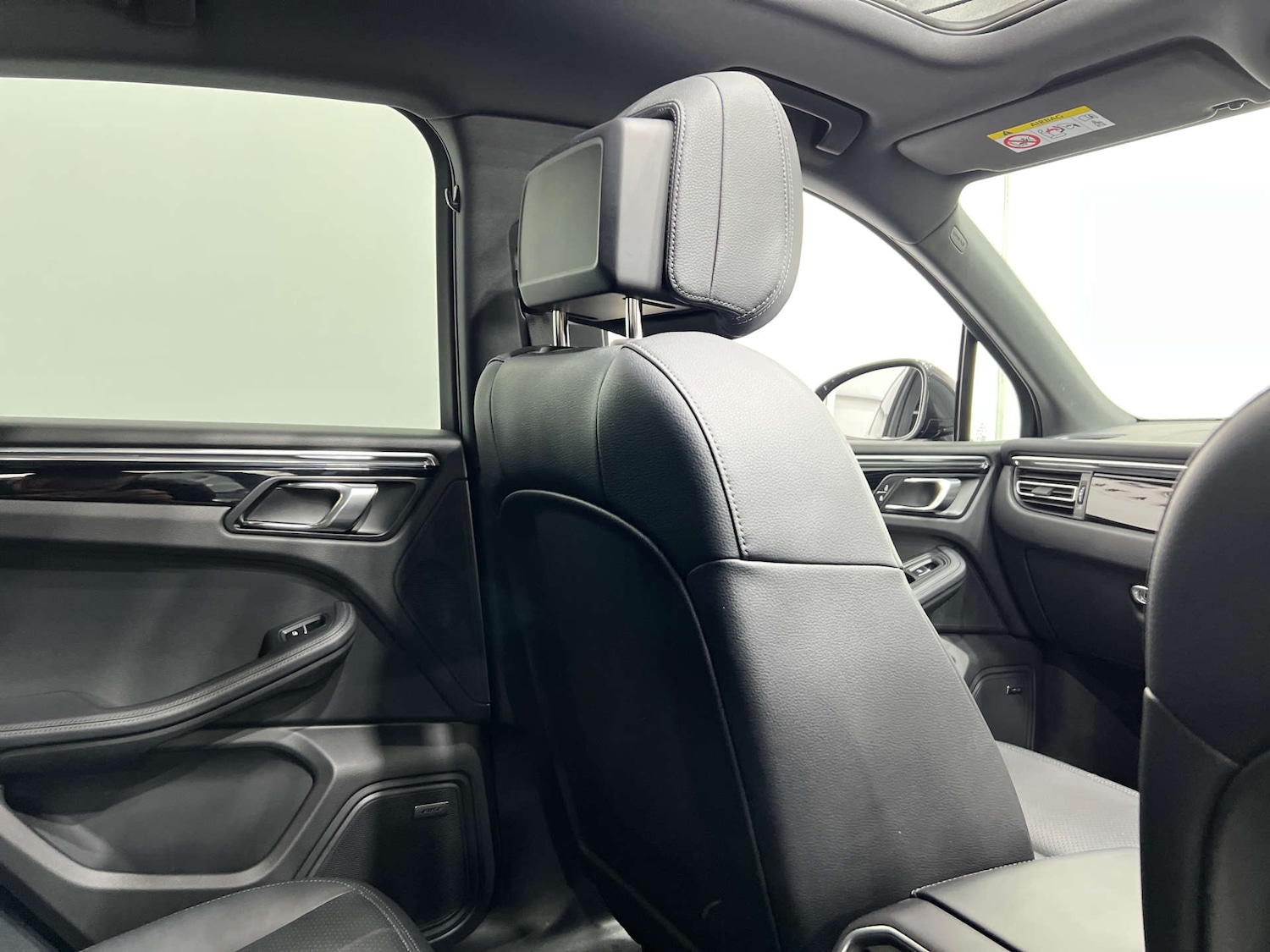 Used Porsche Macan 2024 for sale - 76275299: Photo 17