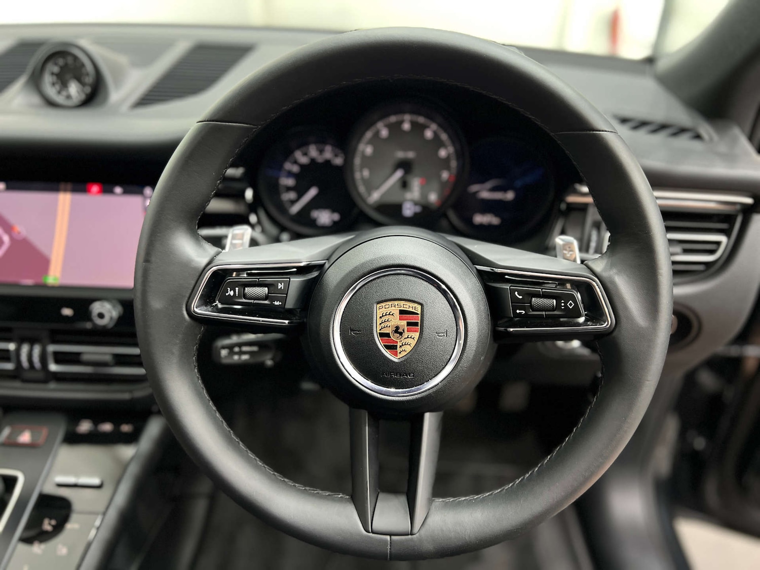 Used Porsche Macan 2024 for sale - 76275299: Photo 22