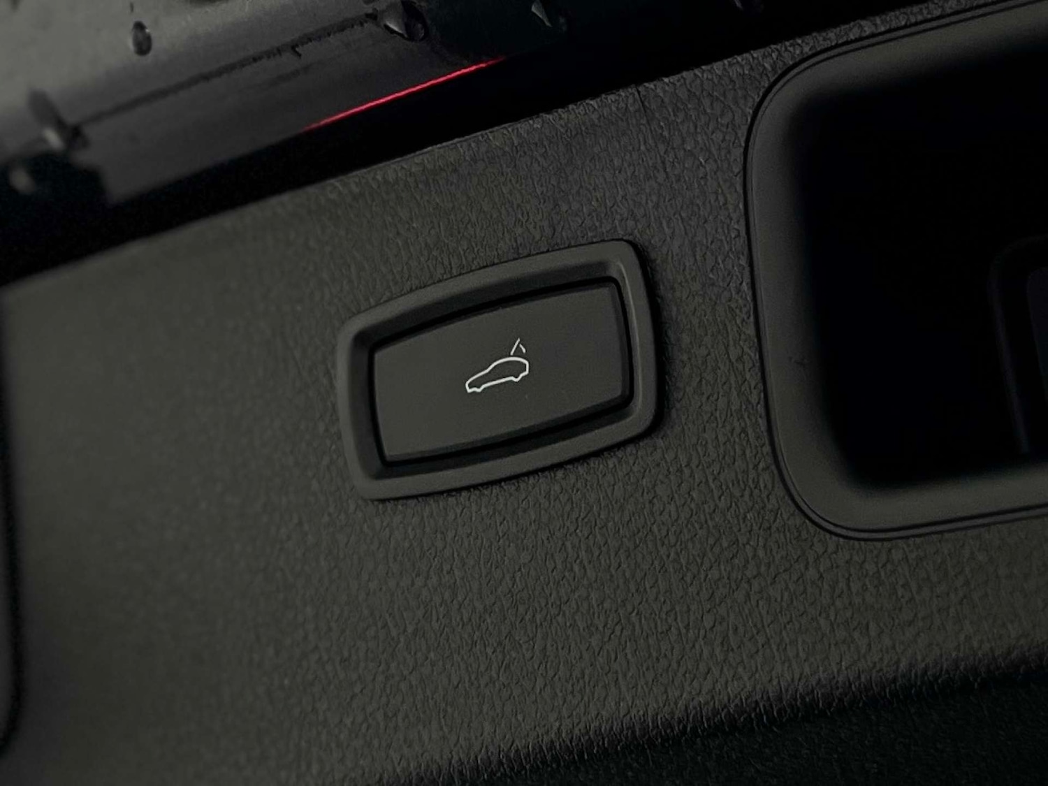 Used Porsche Macan 2024 for sale - 76275299: Photo 28