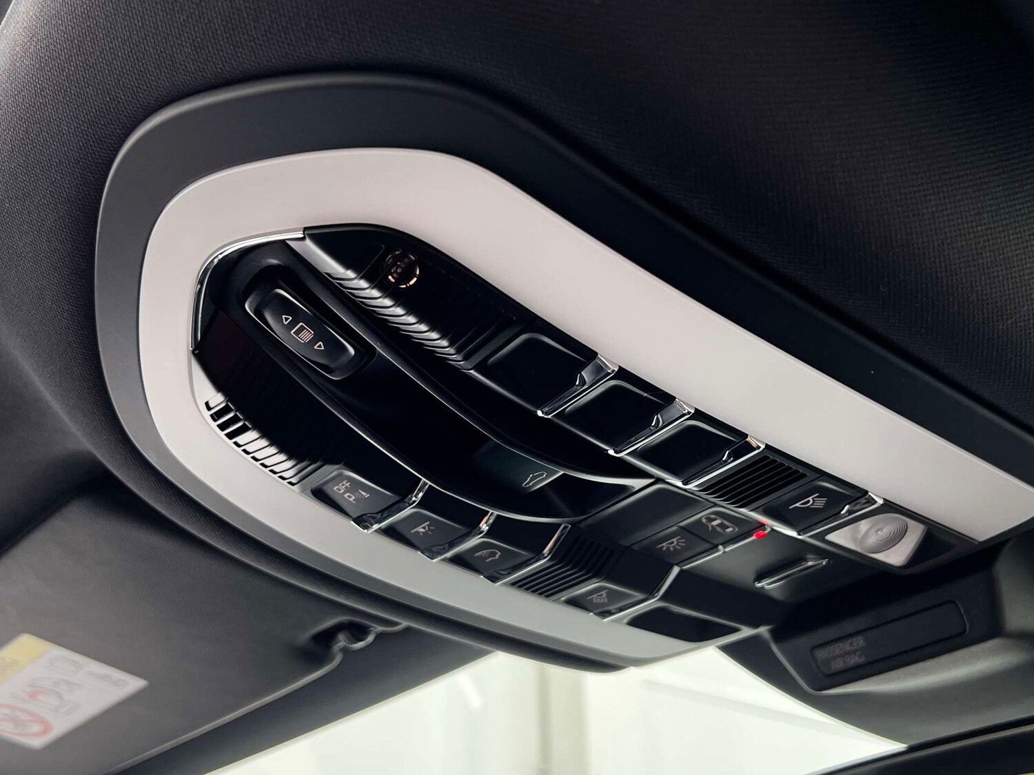Used Porsche Macan 2024 for sale - 76275299: Photo 33