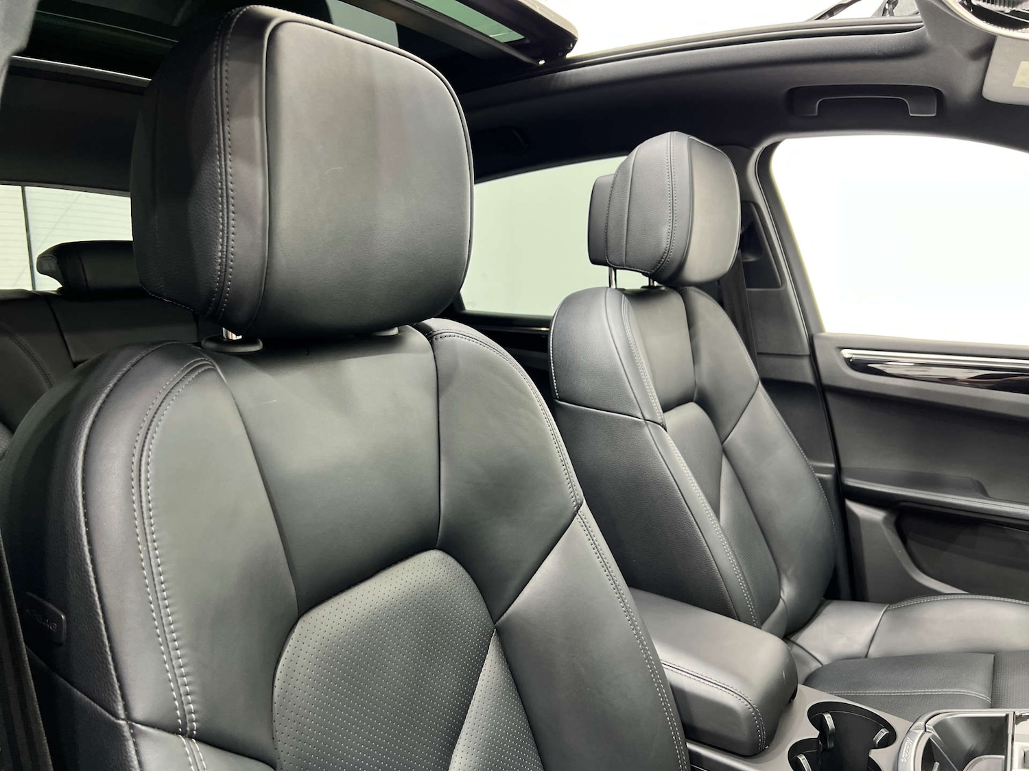 Used Porsche Macan 2024 for sale - 76275299: Photo 38