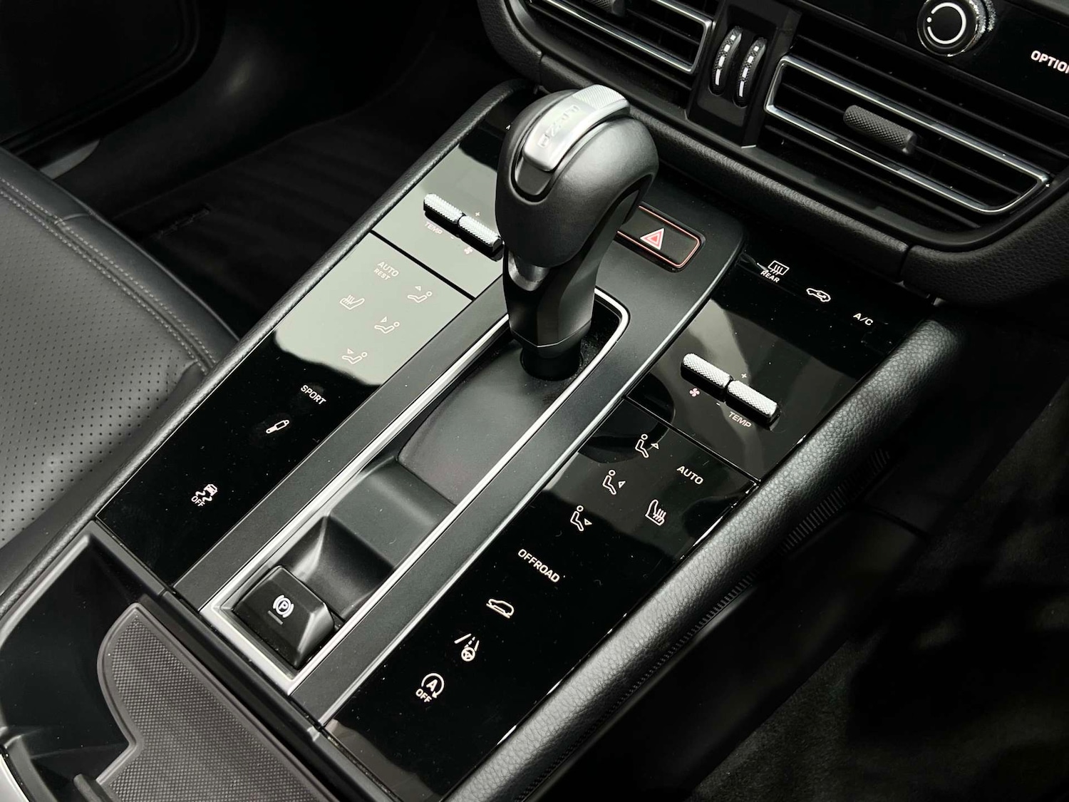 Used Porsche Macan 2024 for sale - 76275299: Photo 41