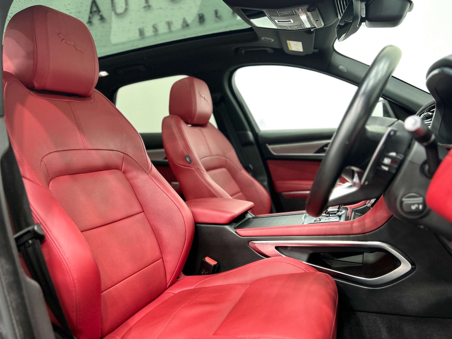 Used Jaguar F-Pace 2022 for sale - 76009016: Photo 2