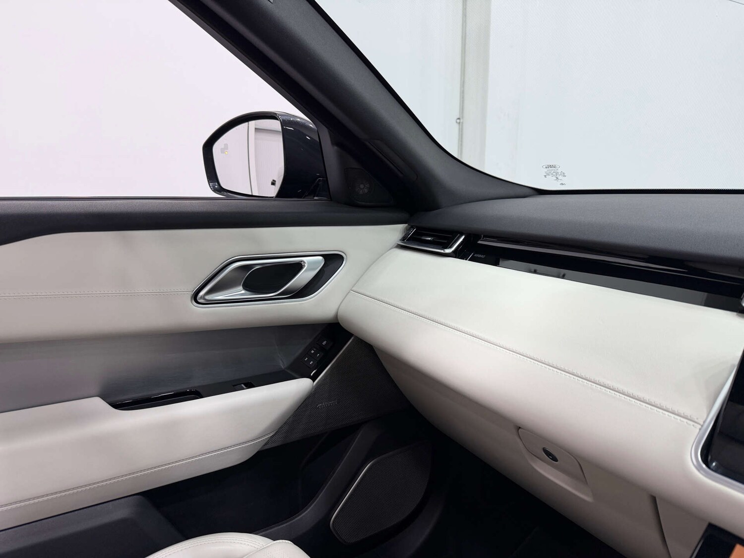 Used Land Rover Range Rover Velar 2022 for sale - 76971050: Photo 34