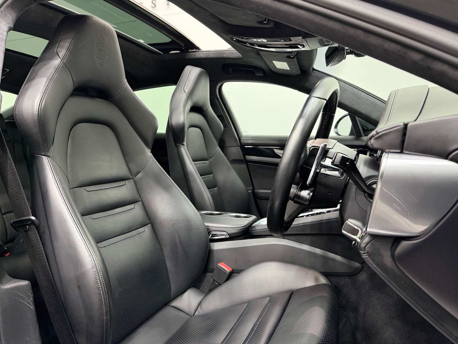 Used Porsche Panamera 2019 for sale - 78068061: Photo 2