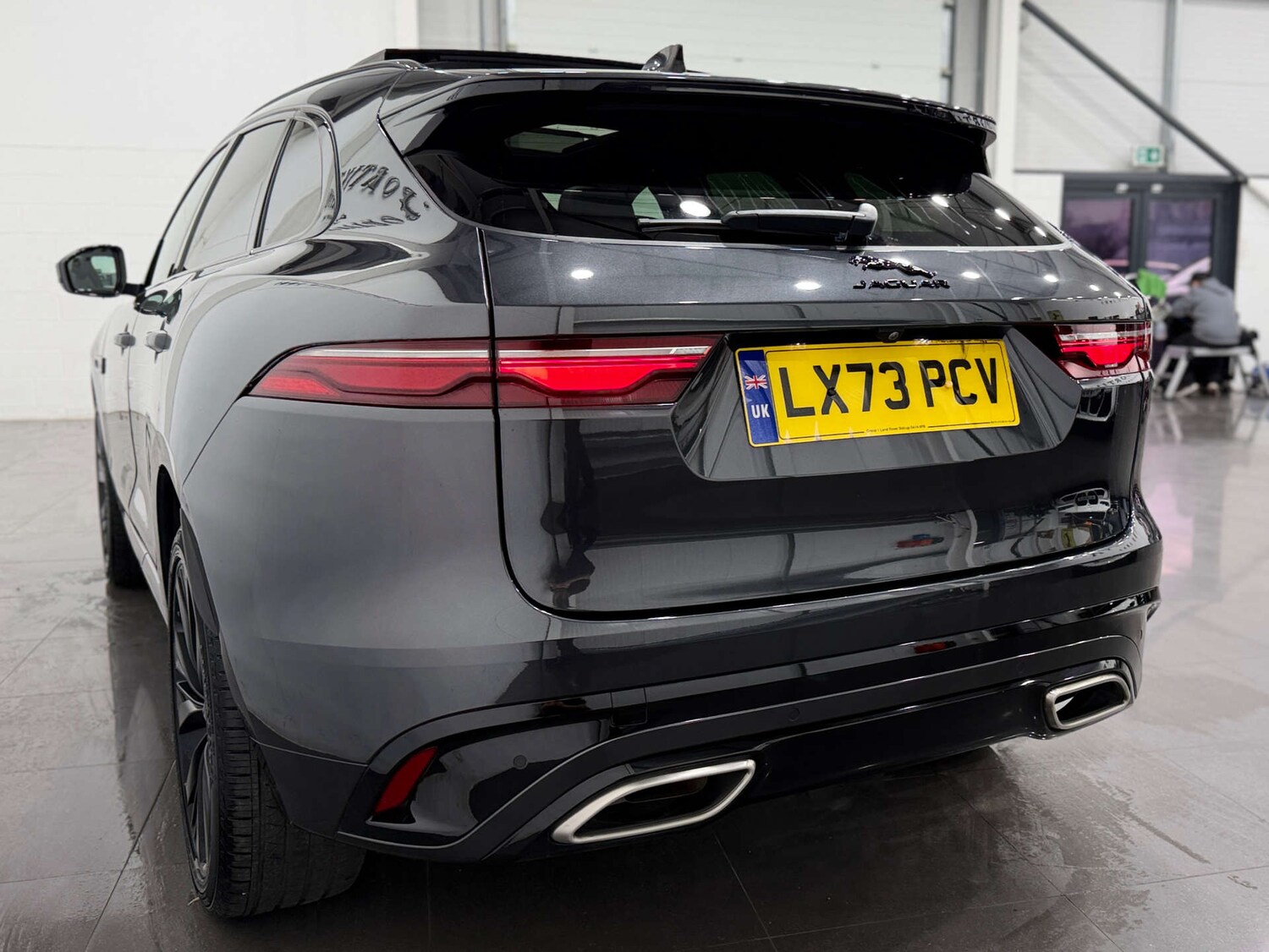 Used Jaguar F-Pace 2023 for sale - 76547245: Photo 10