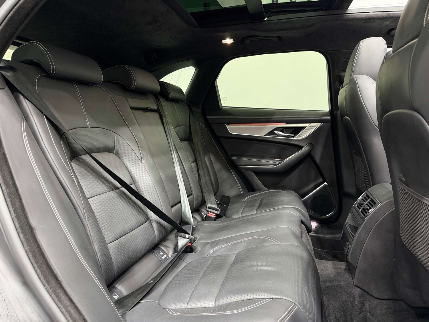 Used Jaguar F-Pace 2023 for sale - 76547245: Photo 15