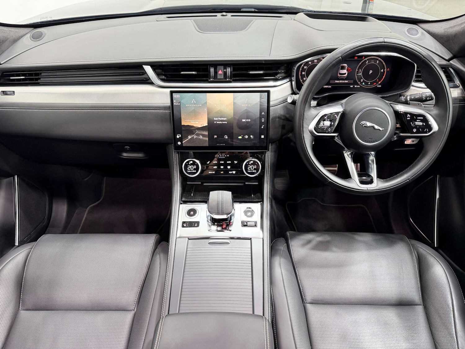 Used Jaguar F-Pace 2023 for sale - 76547245: Photo 21