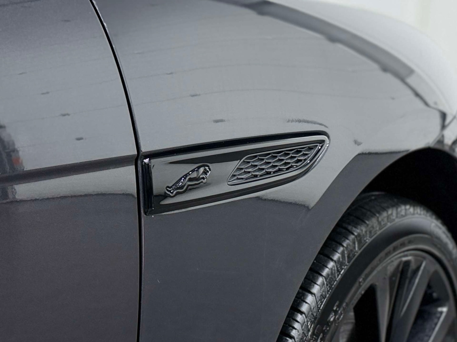 Used Jaguar F-Pace 2023 for sale - 76547245: Photo 32