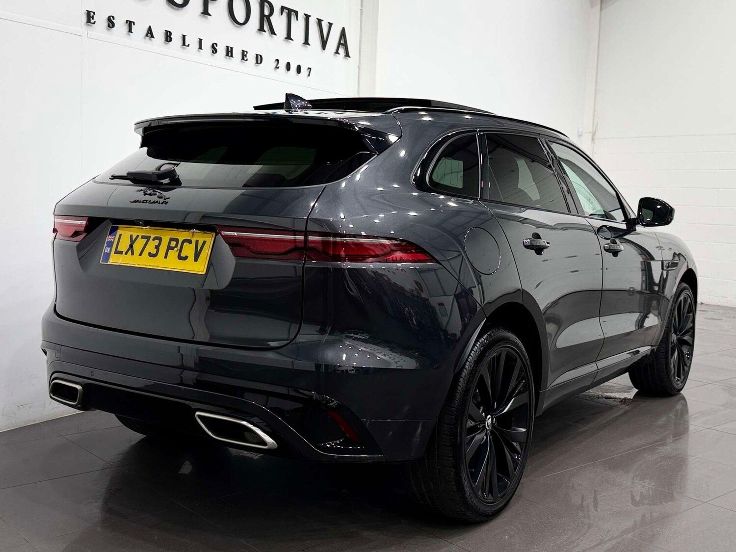 Used Jaguar F-Pace 2023 for sale - 76547245: Photo 5