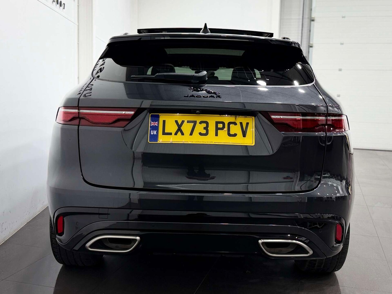 Used Jaguar F-Pace 2023 for sale - 76547245: Photo 9