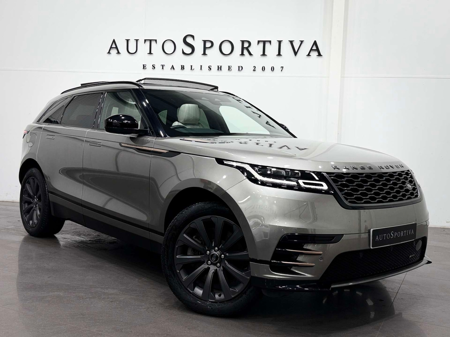 Used Land Rover Range Rover Velar 2022 for sale - 76739851: Photo 1