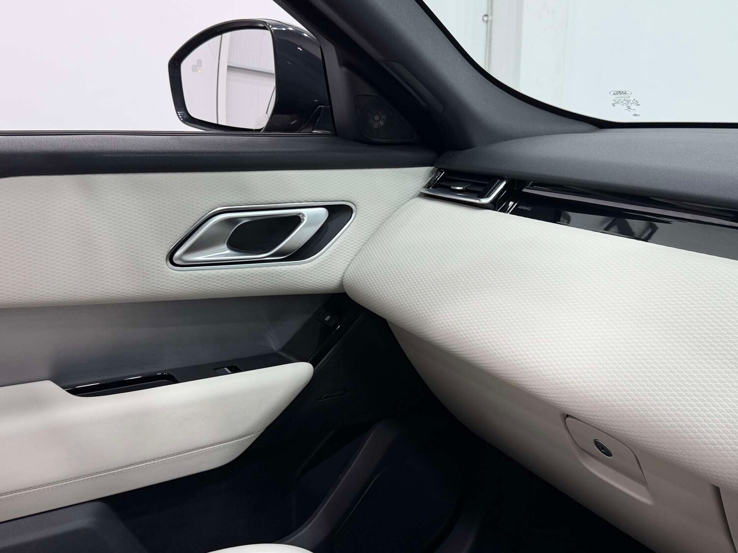 Used Land Rover Range Rover Velar 2022 for sale - 76739851: Photo 35