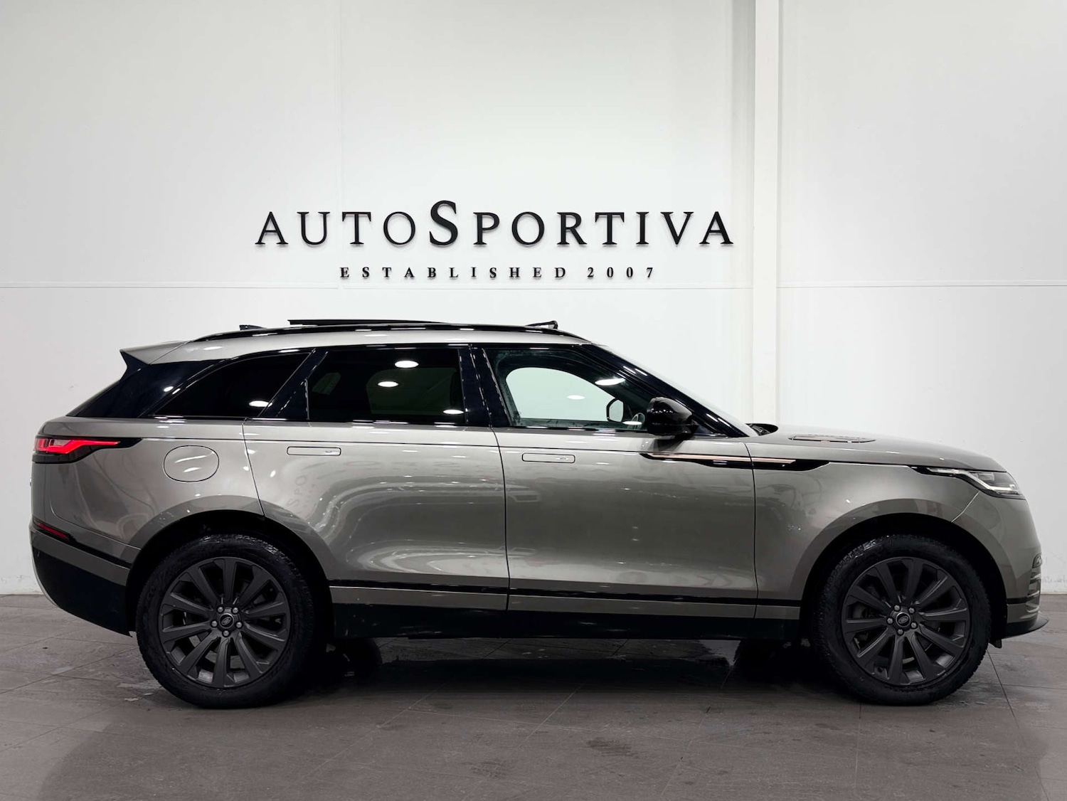 Used Land Rover Range Rover Velar 2022 for sale - 76739851: Photo 7