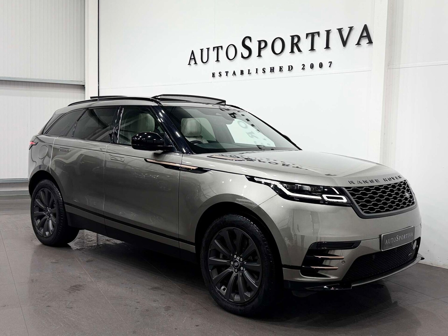 Used Land Rover Range Rover Velar 2022 for sale - 76739851: Photo 8