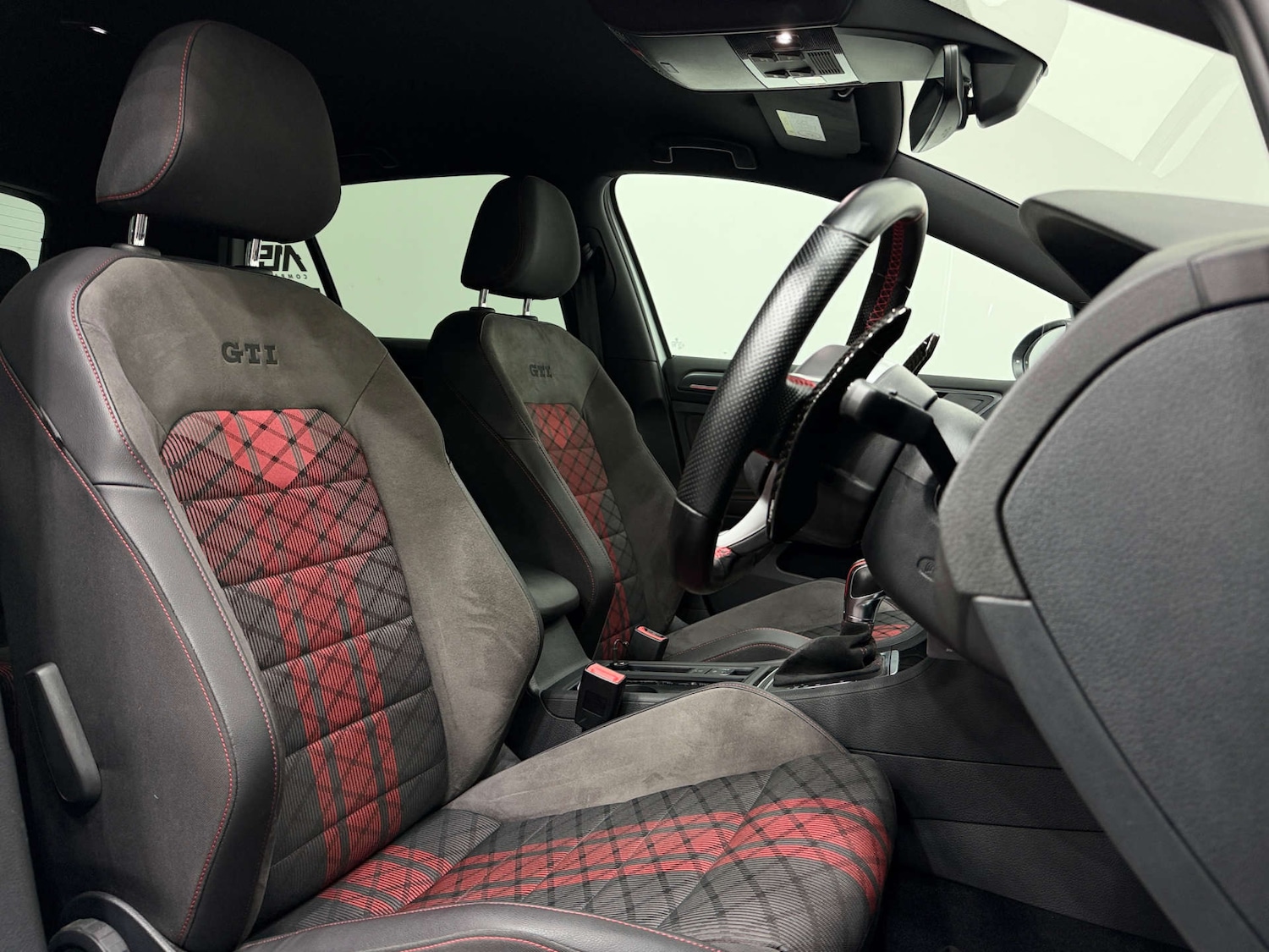 Used Volkswagen Golf 2019 for sale - 77833885: Photo 2