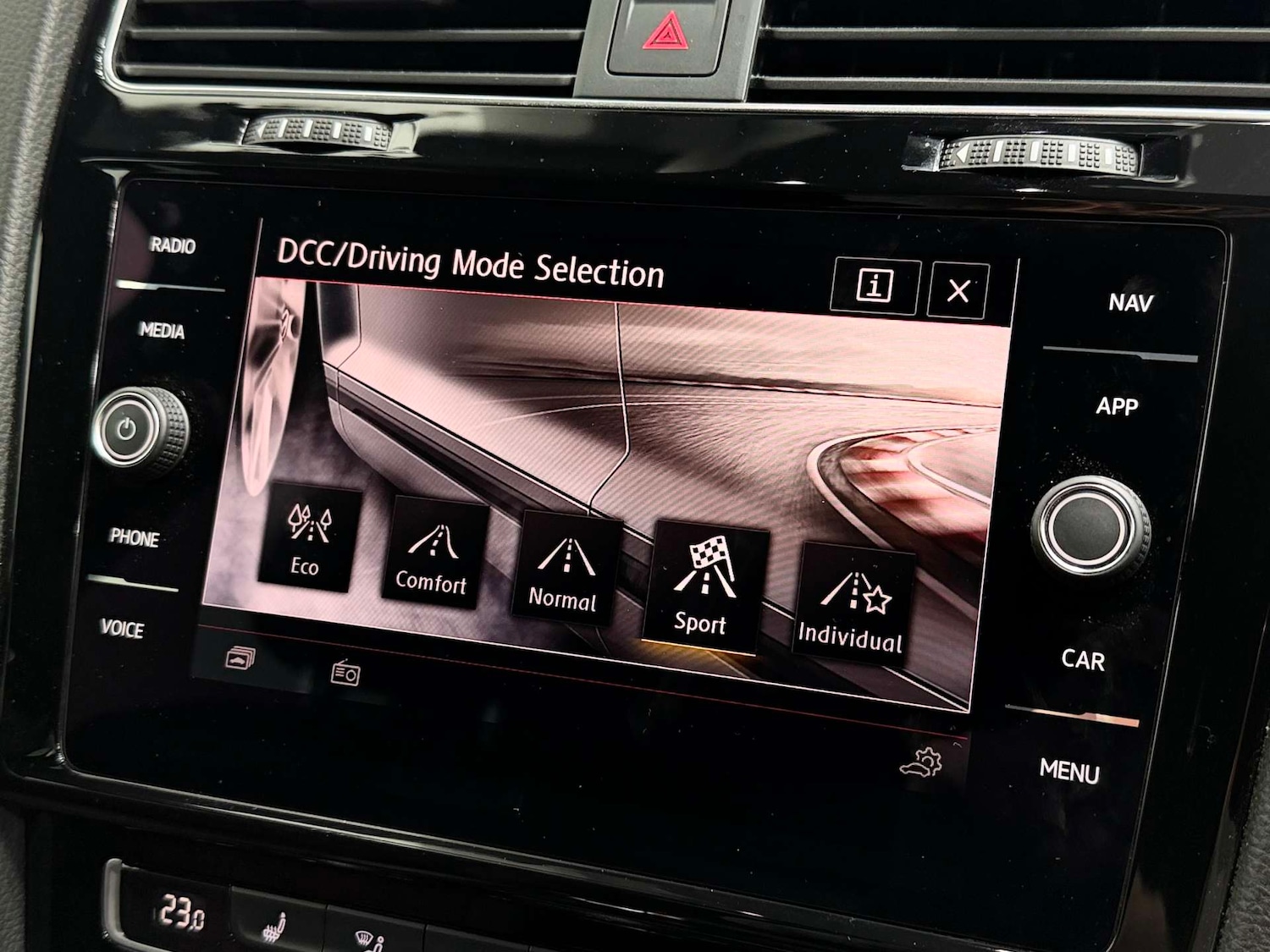 Used Volkswagen Golf 2019 for sale - 77833885: Photo 38