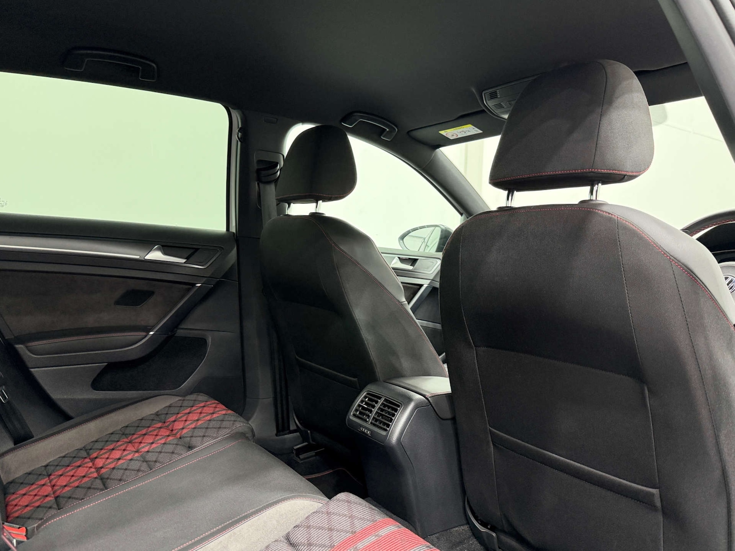 Used Volkswagen Golf 2019 for sale - 77833885: Photo 9