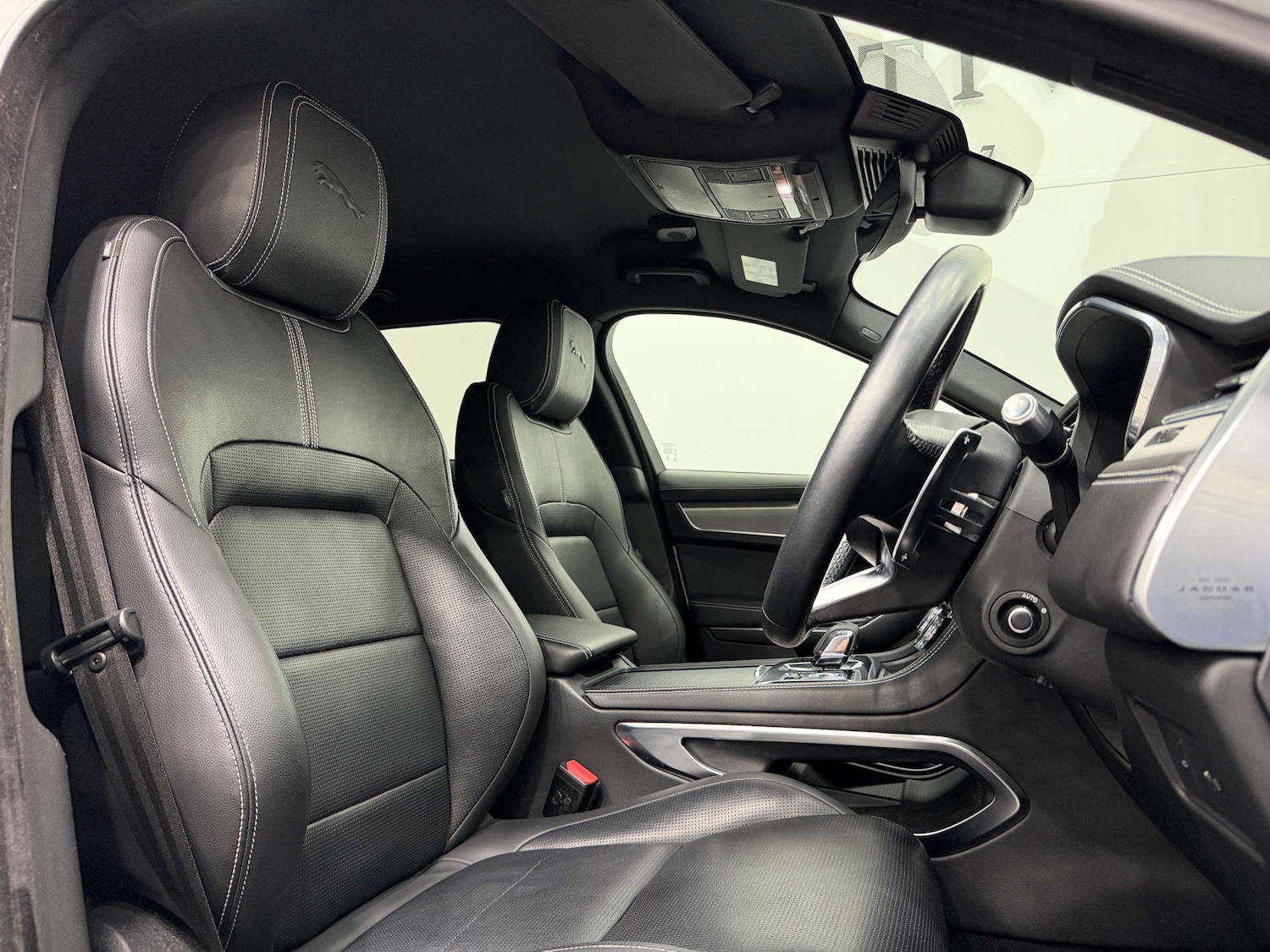 Used Jaguar F-Pace 2021 for sale - 77833900: Photo 2