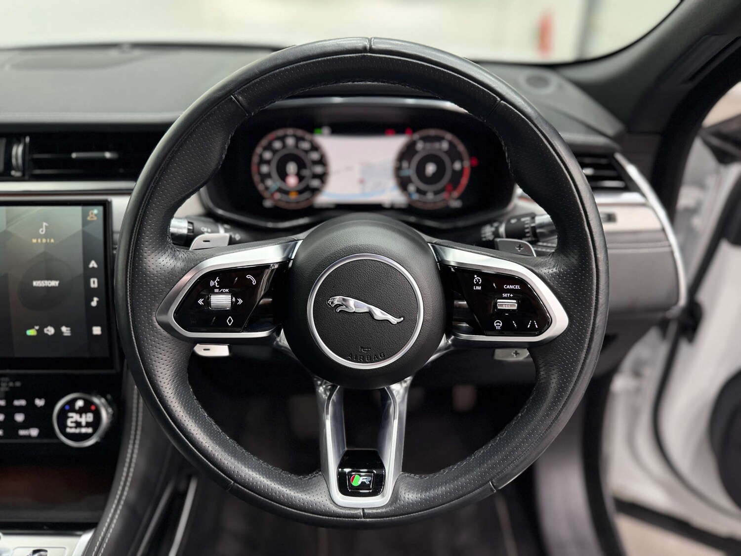 Used Jaguar F-Pace 2021 for sale - 77833900: Photo 24