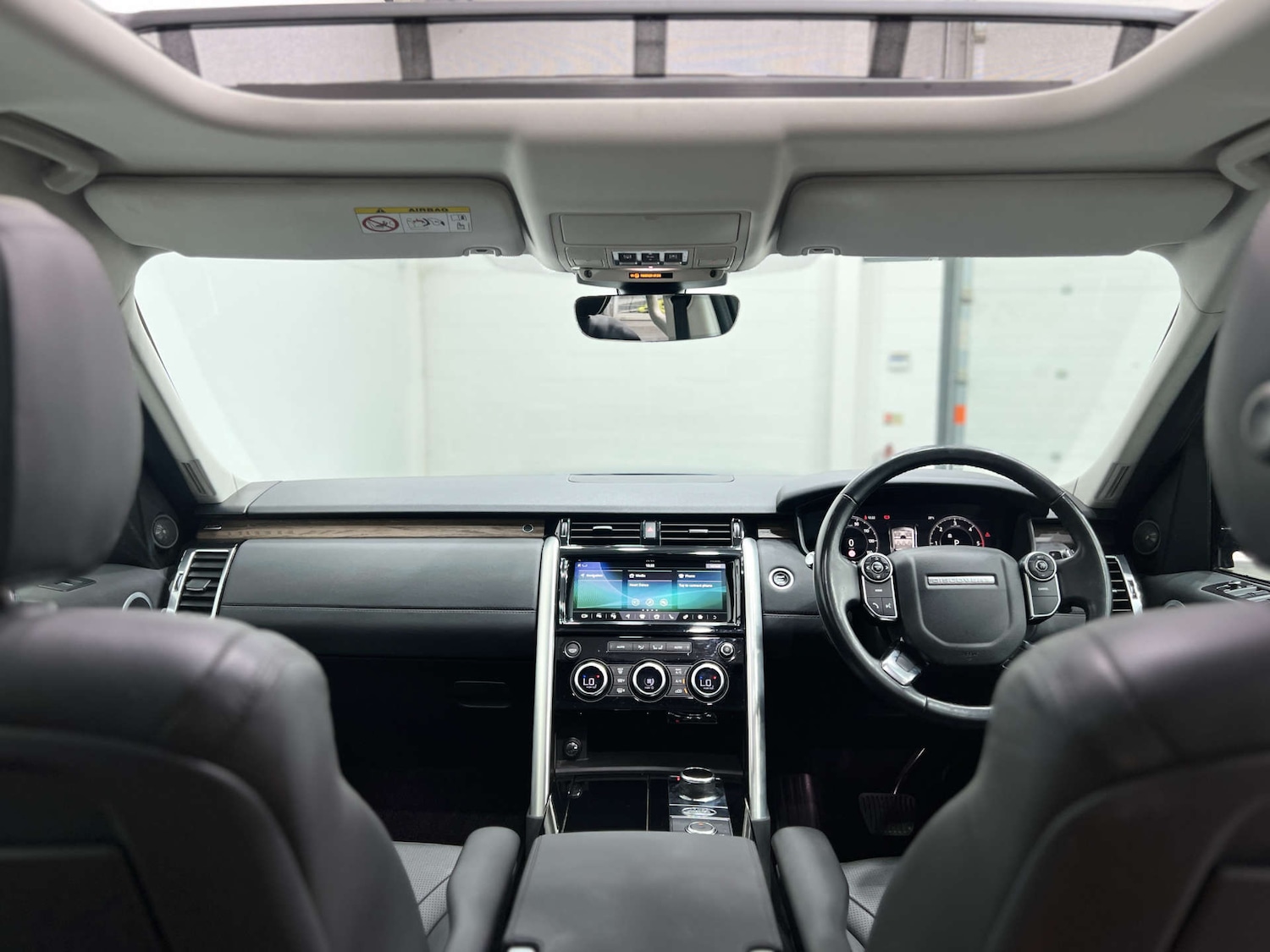 Used Land Rover Discovery 2018 for sale - 77224814: Photo 17