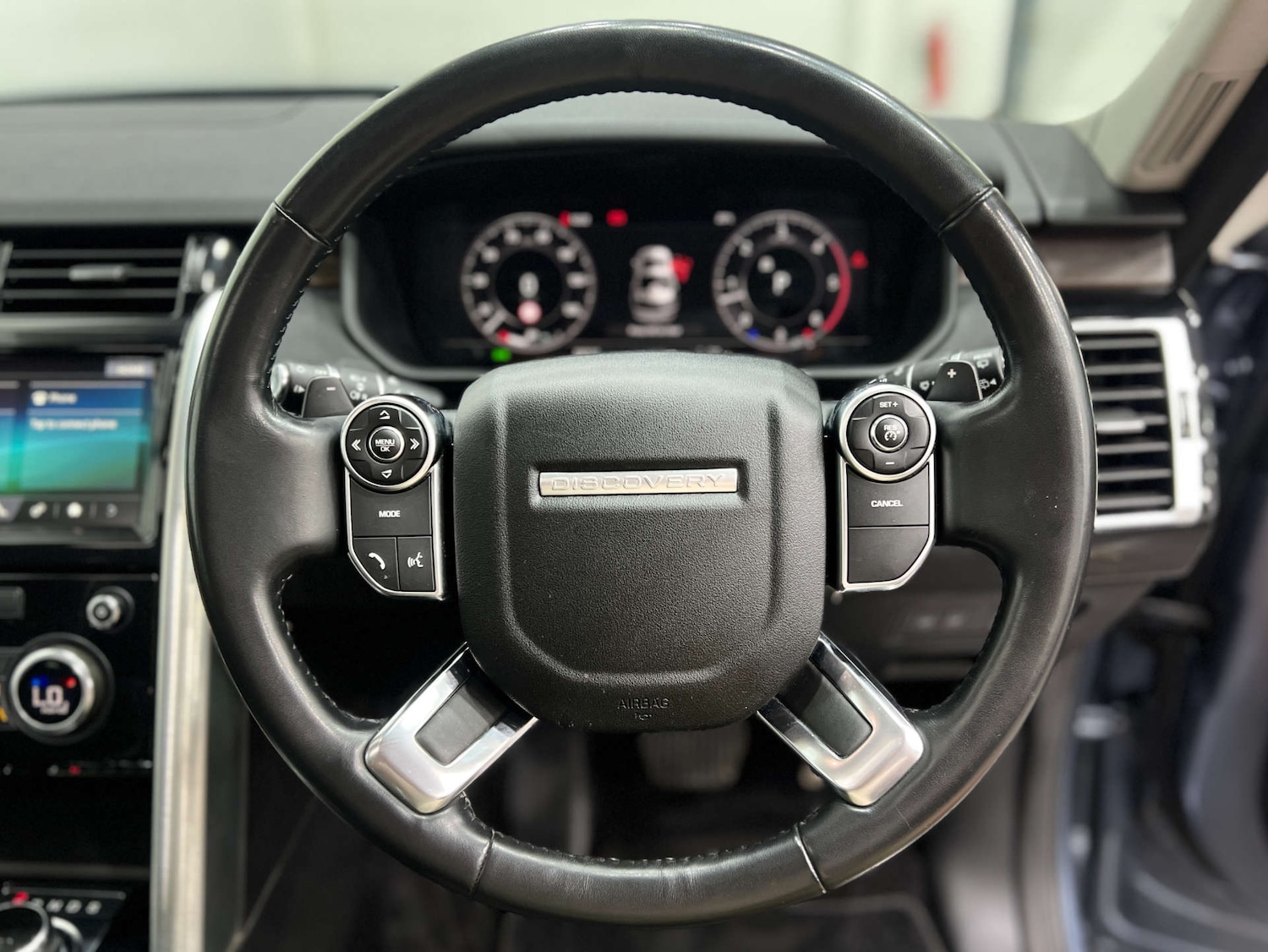 Used Land Rover Discovery 2018 for sale - 77224814: Photo 18