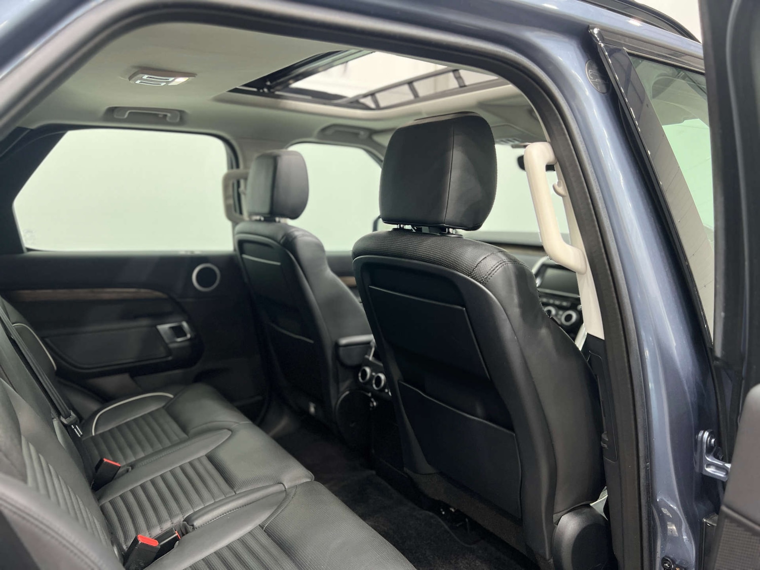 Used Land Rover Discovery 2018 for sale - 77224814: Photo 22