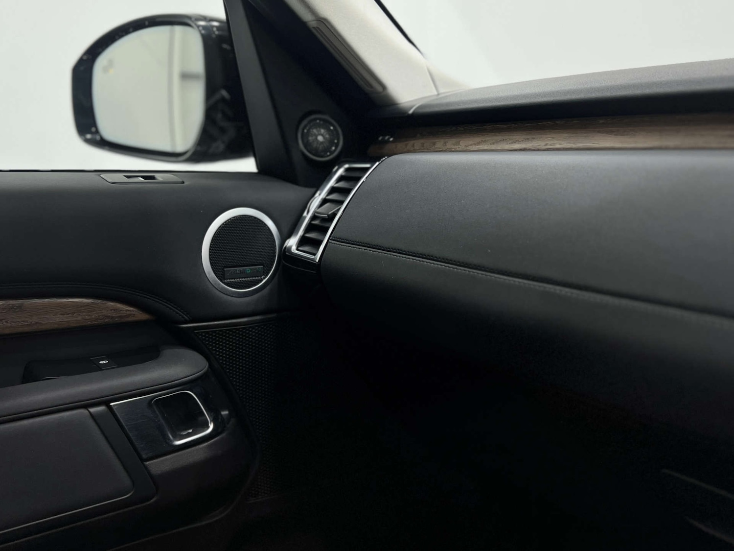 Used Land Rover Discovery 2018 for sale - 77224814: Photo 29