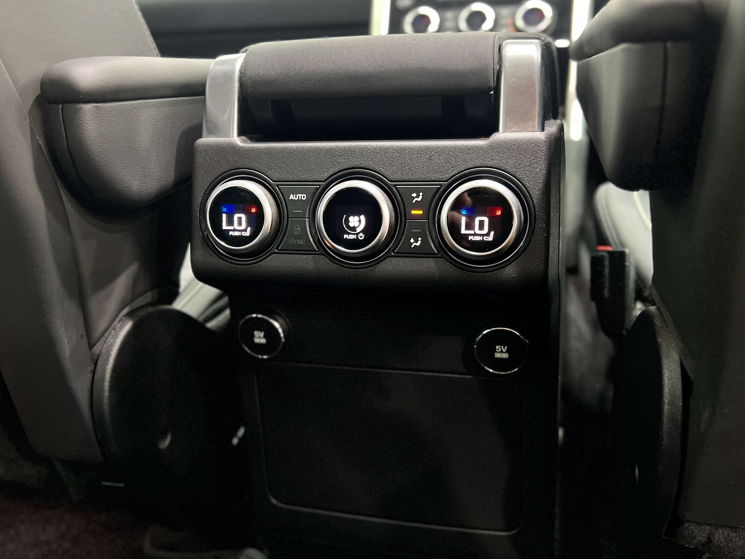 Used Land Rover Discovery 2018 for sale - 77224814: Photo 33