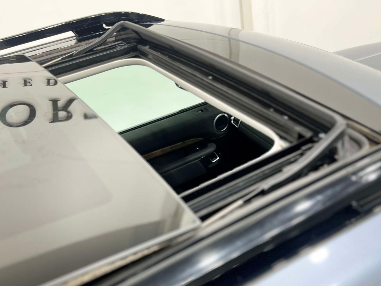 Used Land Rover Discovery 2018 for sale - 77224814: Photo 38