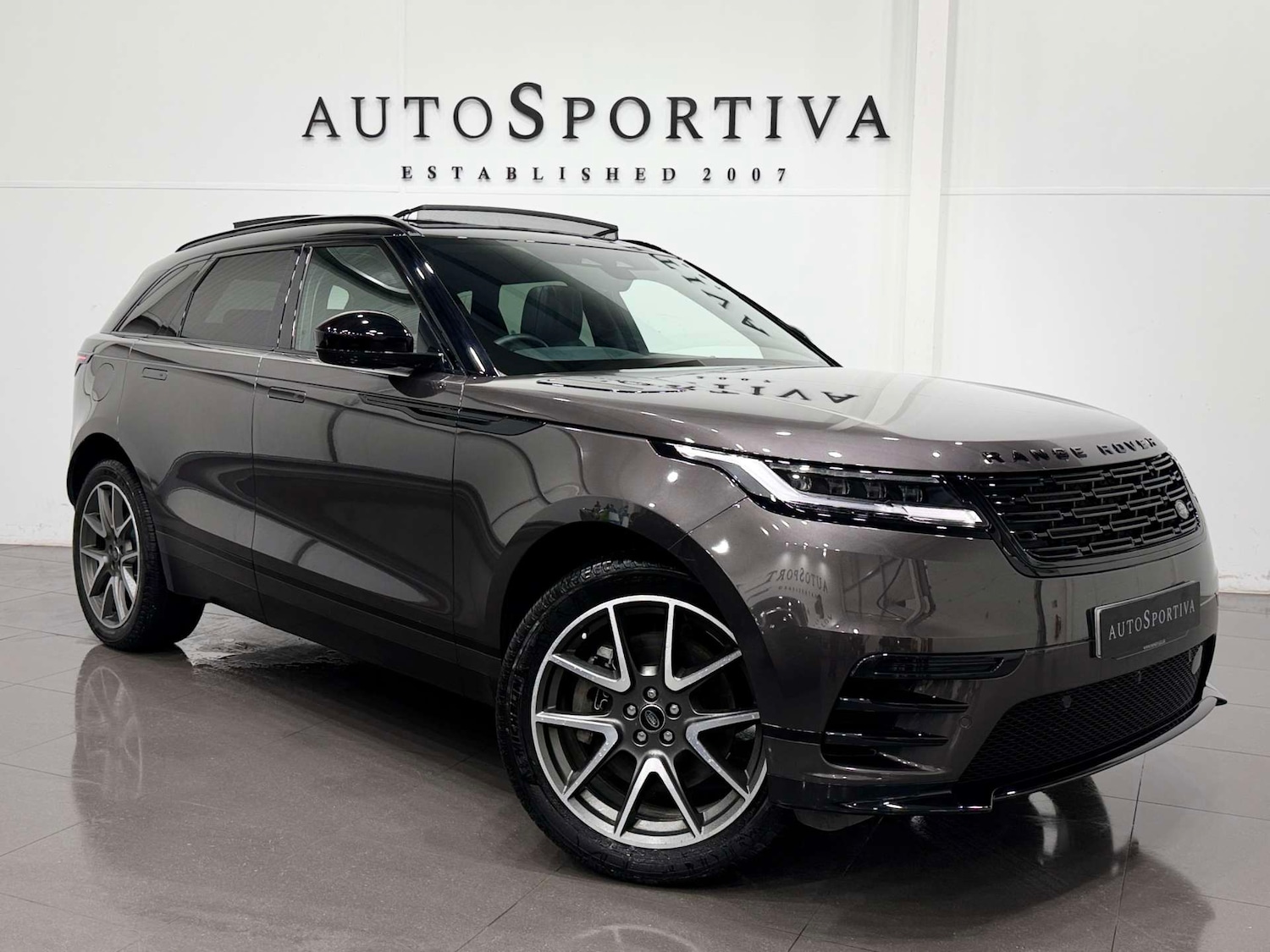 Used Land Rover Range Rover Velar 2023 for sale - 77090218: Photo 1