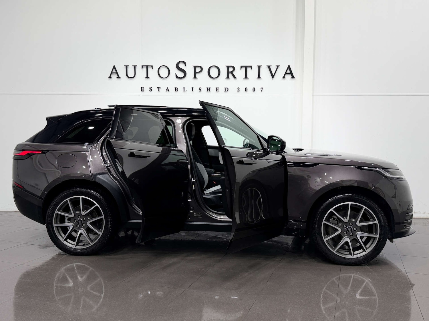 Used Land Rover Range Rover Velar 2023 for sale - 77090218: Photo 14