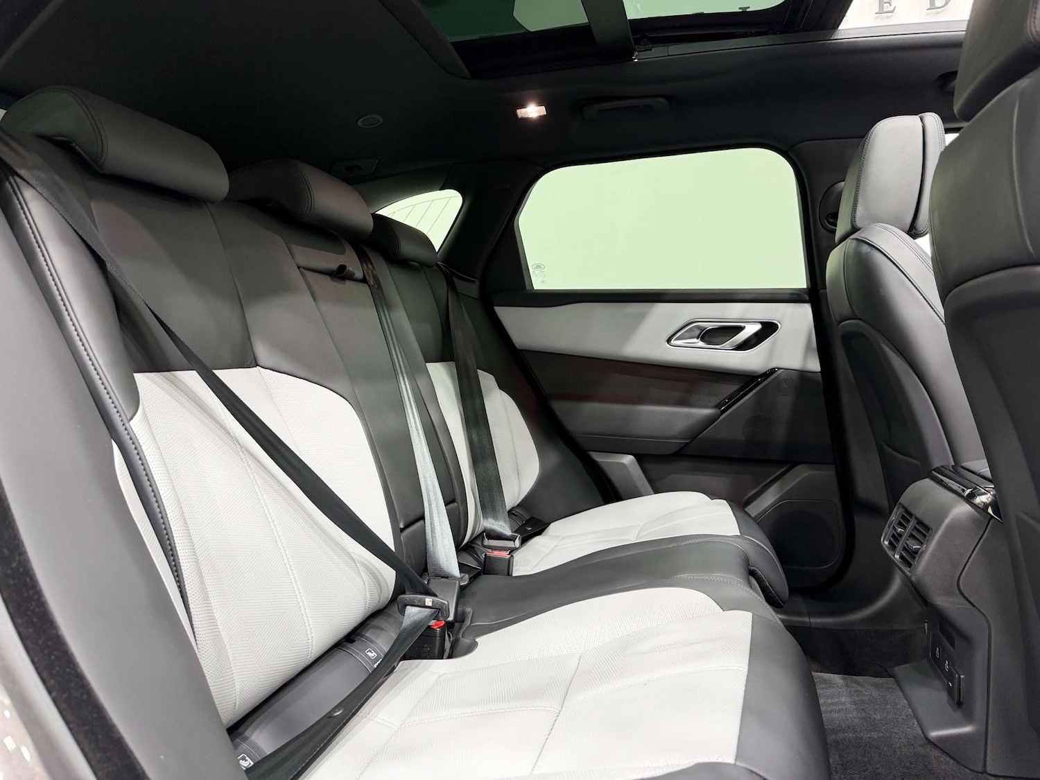 Used Land Rover Range Rover Velar 2023 for sale - 77090218: Photo 15