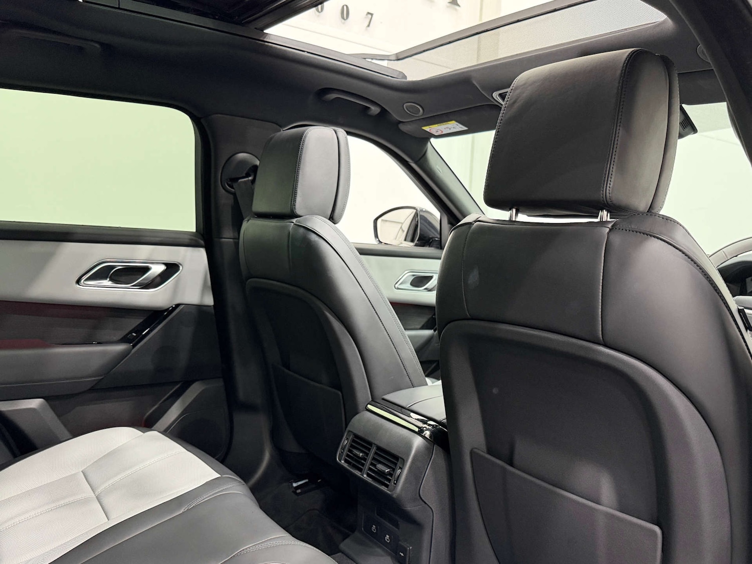 Used Land Rover Range Rover Velar 2023 for sale - 77090218: Photo 18