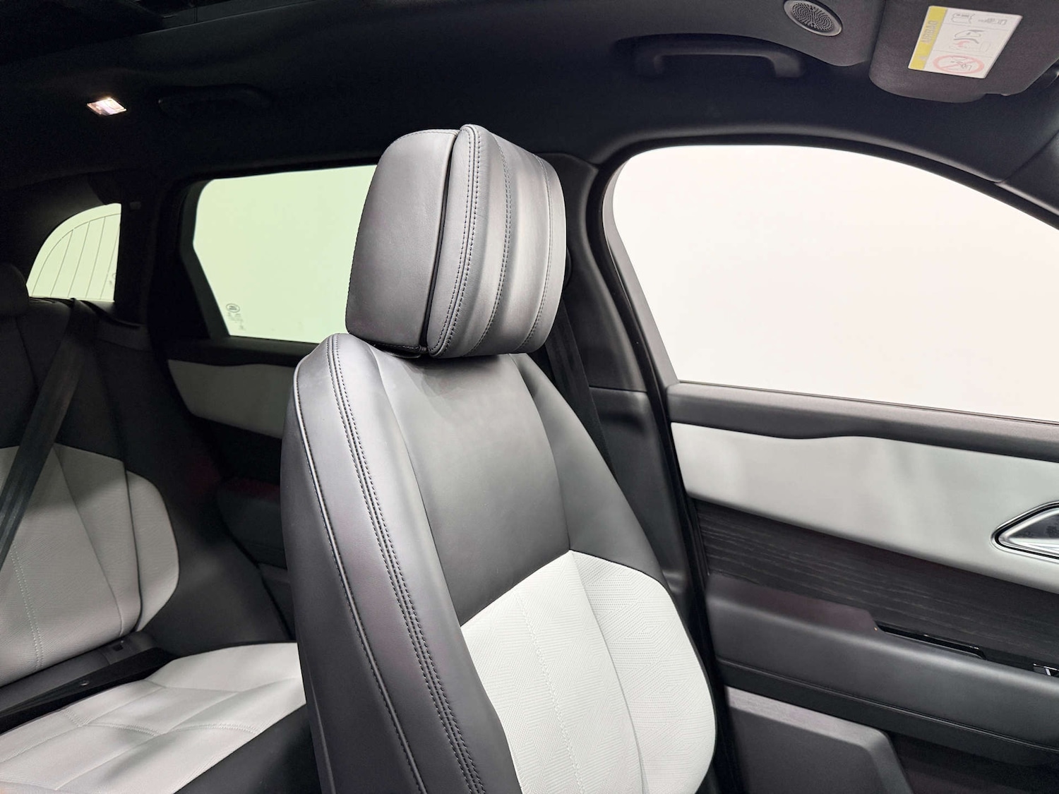 Used Land Rover Range Rover Velar 2023 for sale - 77090218: Photo 34