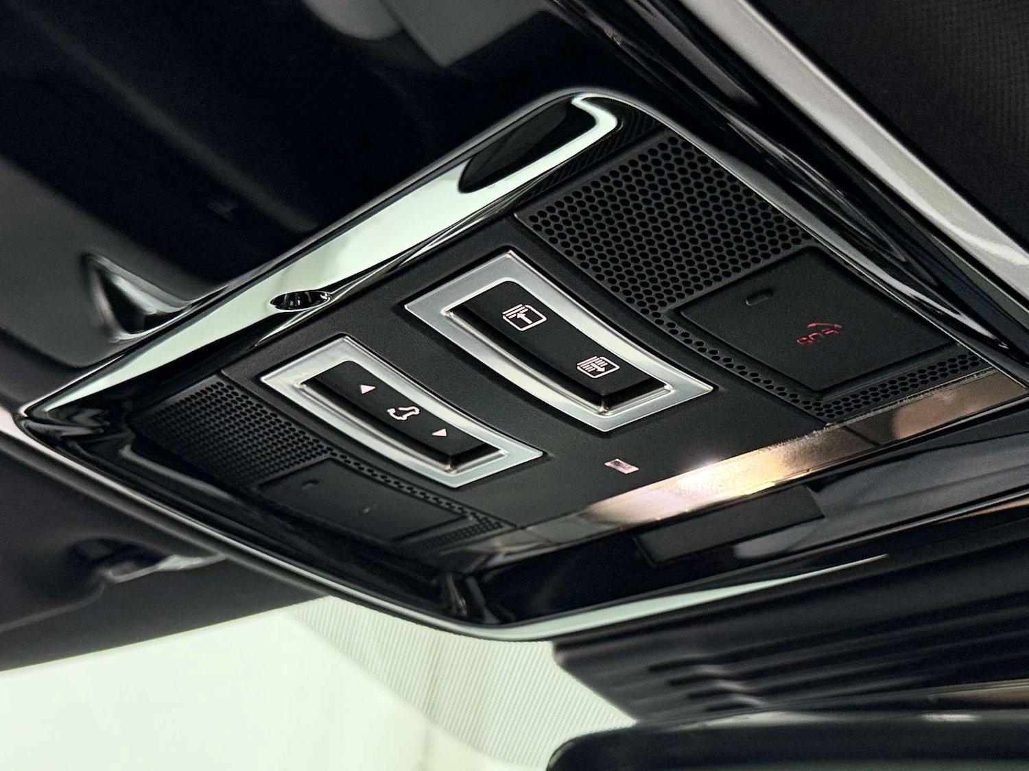 Used Land Rover Range Rover Velar 2023 for sale - 77090218: Photo 36