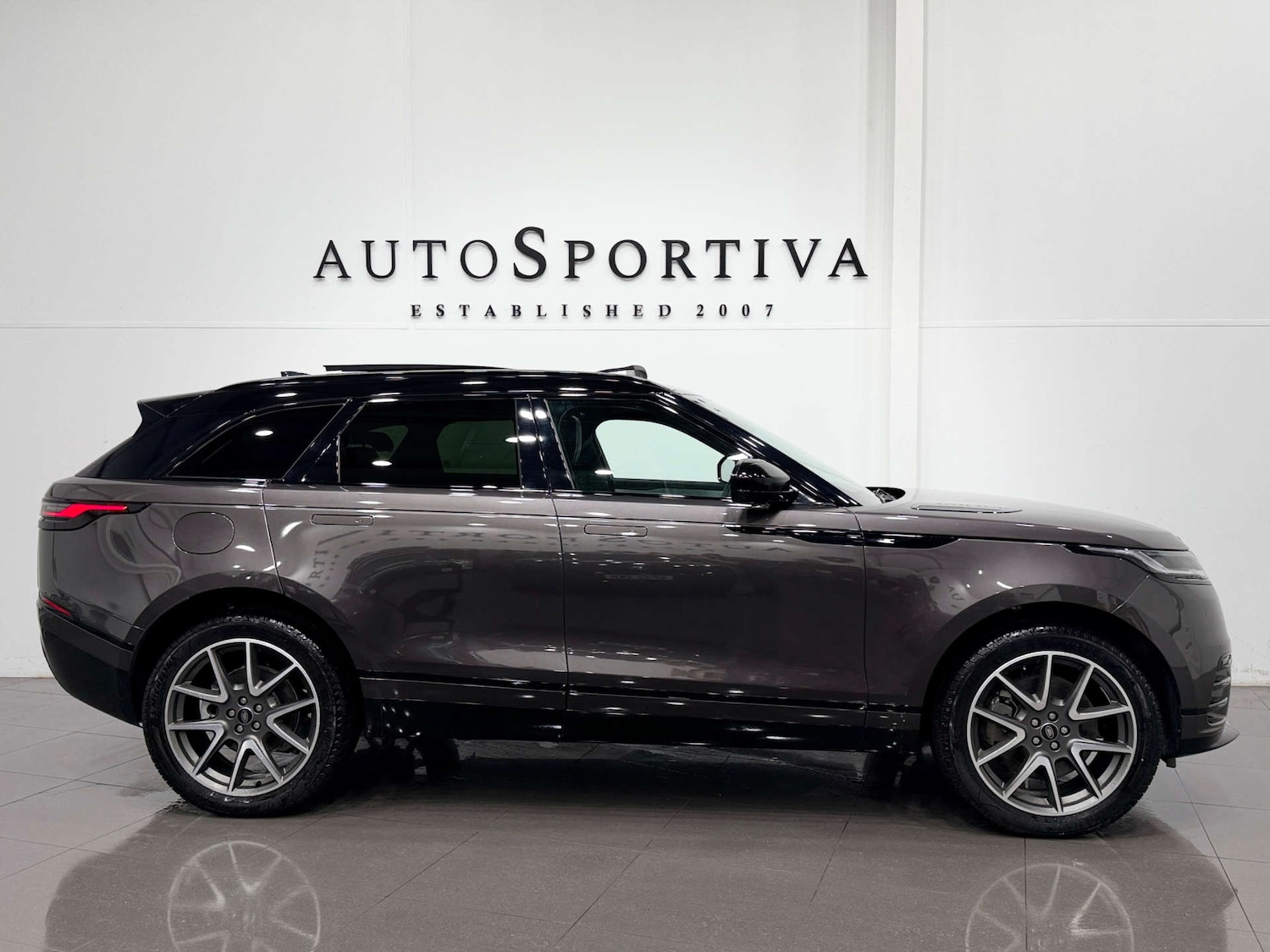 Used Land Rover Range Rover Velar 2023 for sale - 77090218: Photo 6