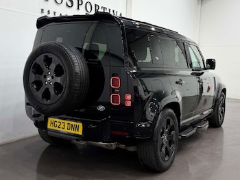 Used Land Rover Defender 2023 for sale - 79165210: Photo