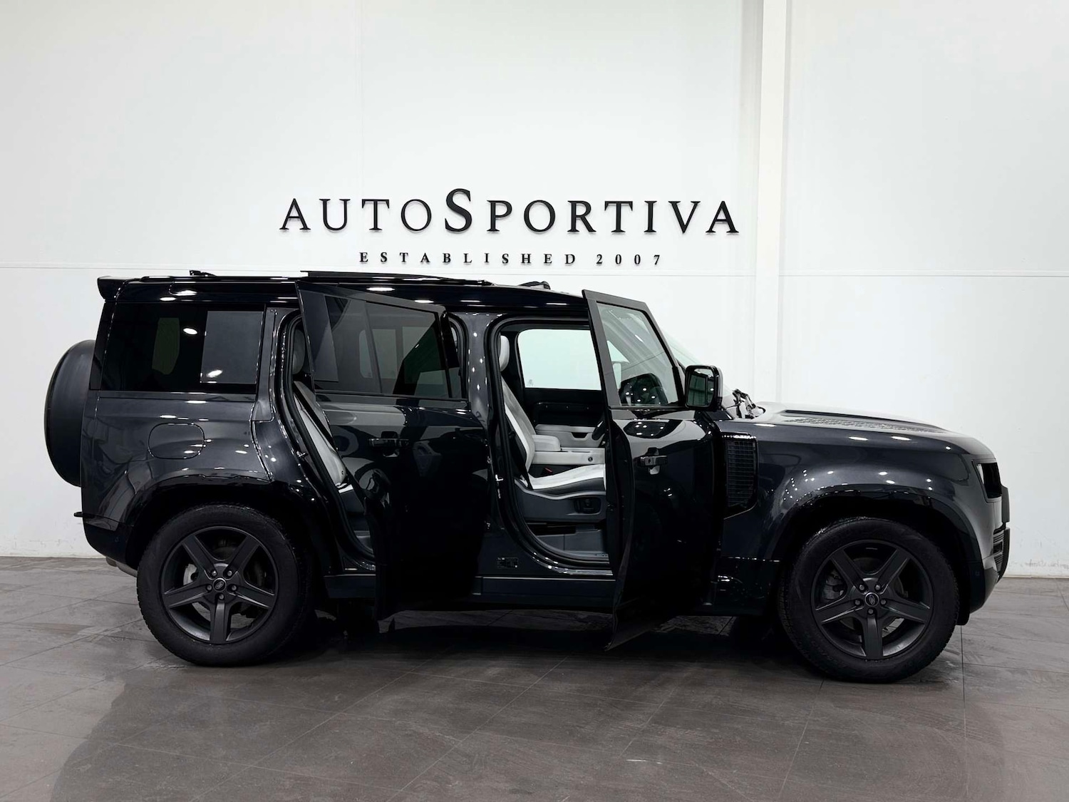 Used Land Rover Defender 2025 for sale - 78011920: Photo 13