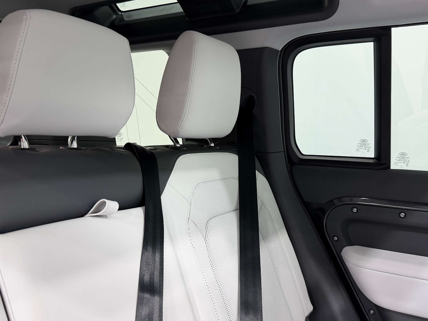 Used Land Rover Defender 2025 for sale - 78011920: Photo 15